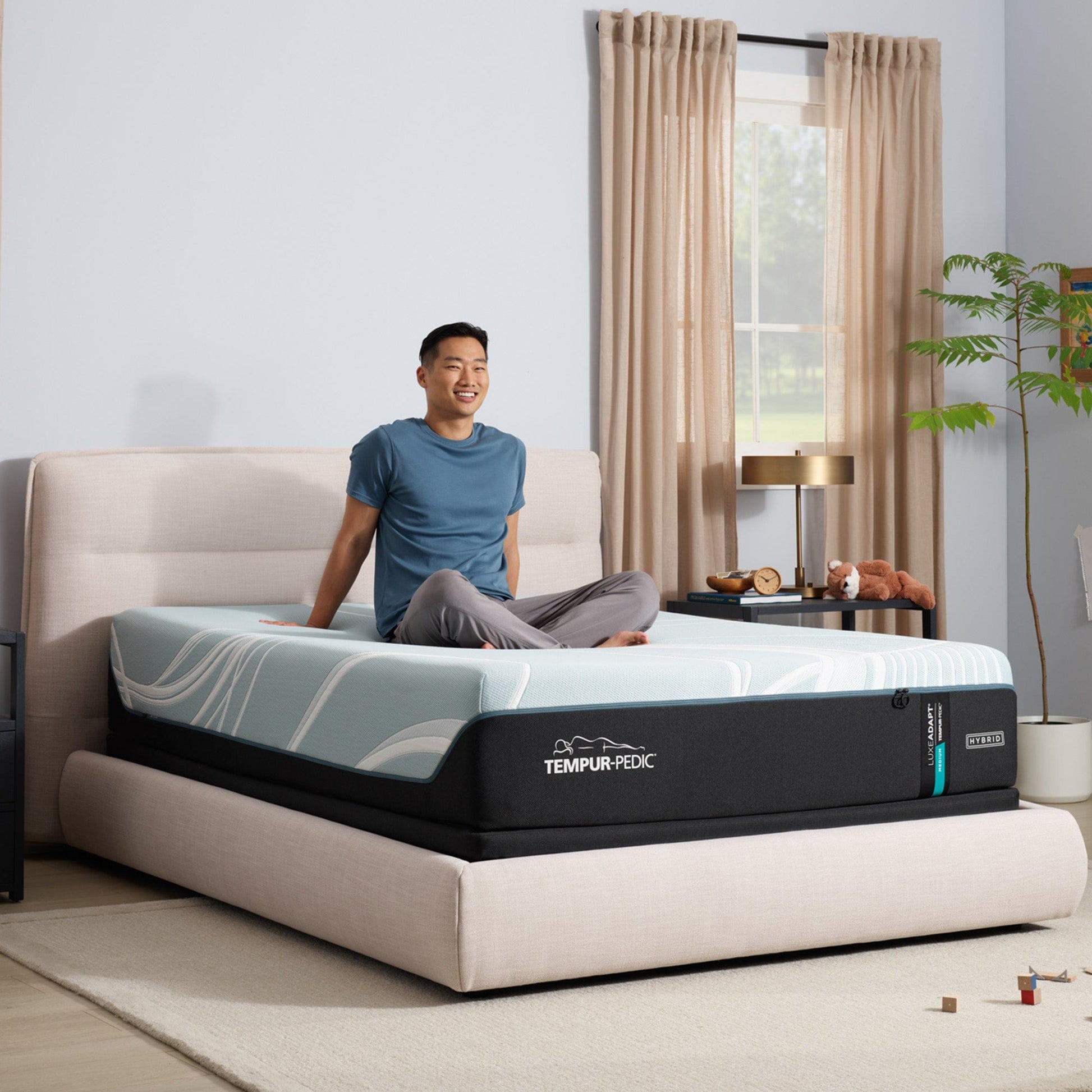 Tempurpedic Mattress Tempur-Pedic® TEMPUR-LuxeAdapt® Medium Feeling Hybrid Mattress mattress stores near me